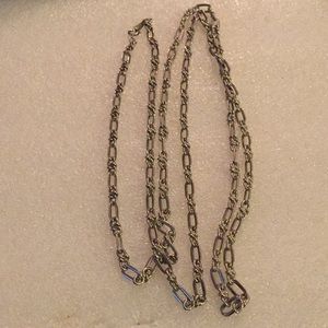 Claire’s long necklace chain